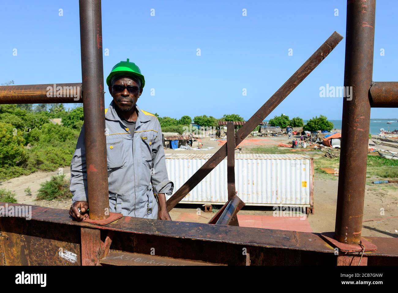 TANZANIA Tanga, Pangani, small shipyard, construction of car ferry boat / TANSANIA Tanga, Pangani, kleine Schiffswerft Stock Photo