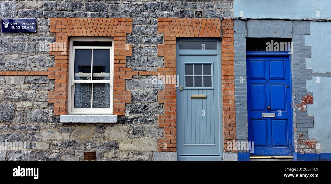 A glimpse of the front of the house hires stock photography and images