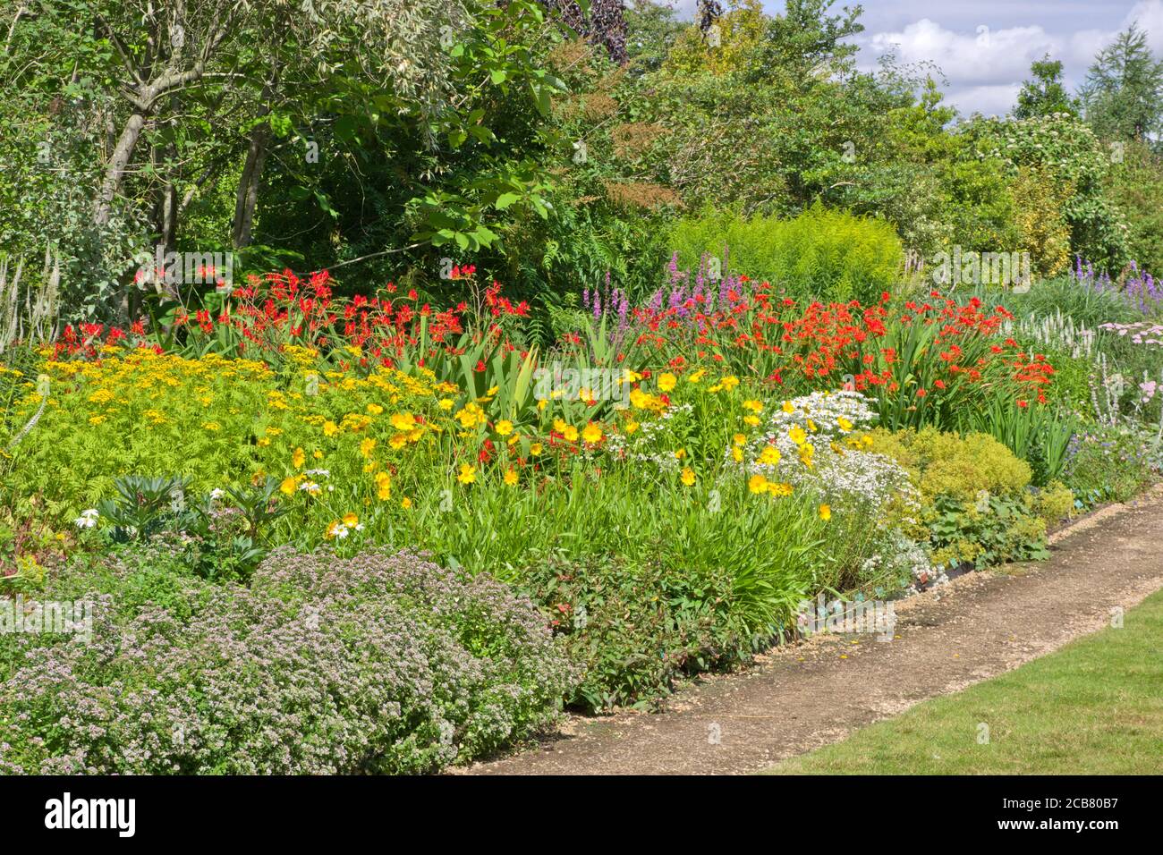 Herbaceous border path hi-res stock photography and images - Alamy