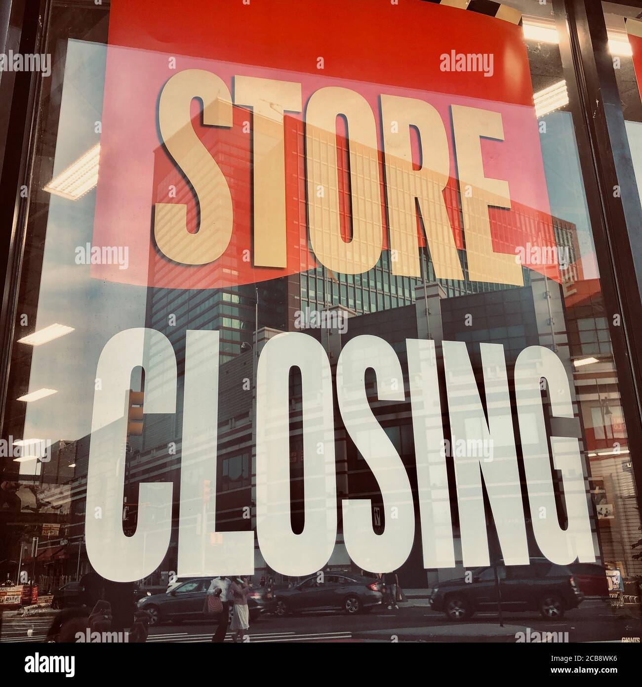 Store Closing Signage Stock Photo Alamy