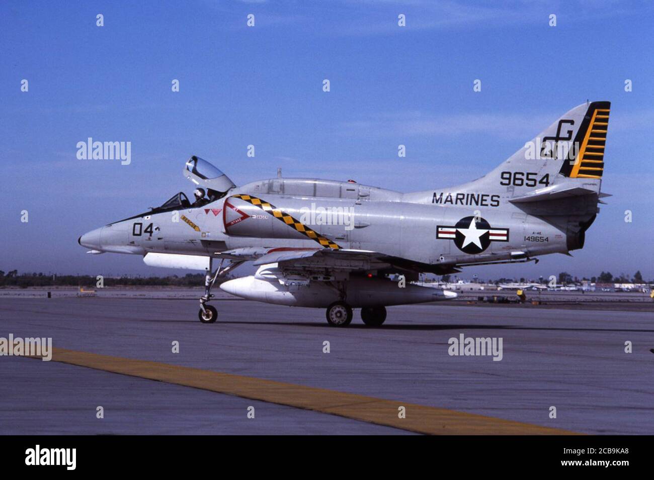Douglas A-4E  Skyhawk 149654 VMA-131 MCAS Yuma 22Feb82 Peter B Lewis . Stock Photo
