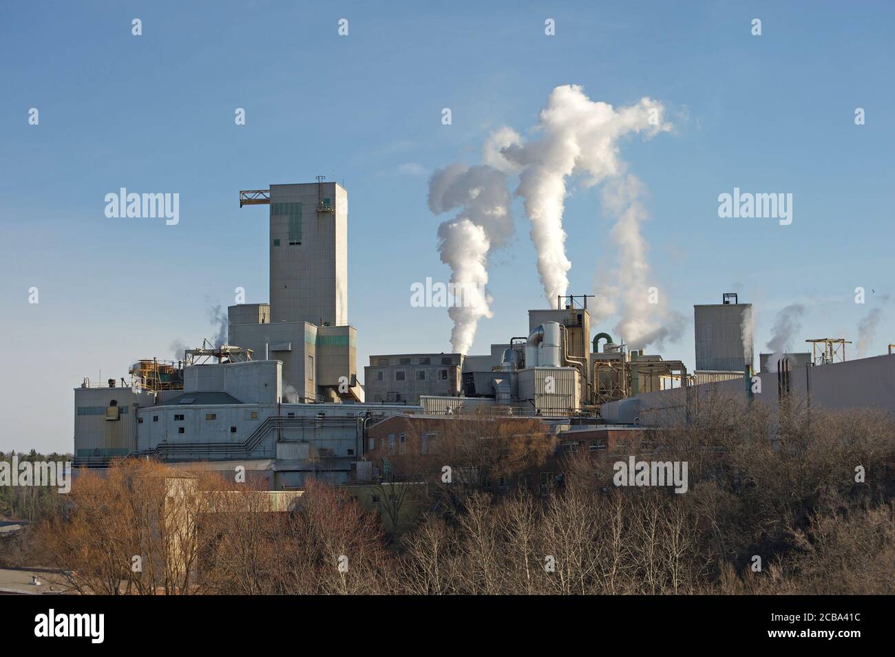 Pulp mill ontario hires stock photography and images Alamy