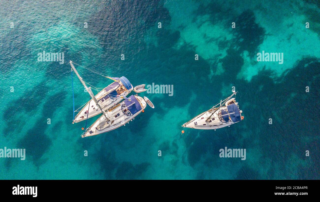 Aerial view ocean group boats hi-res stock photography and images - Alamy