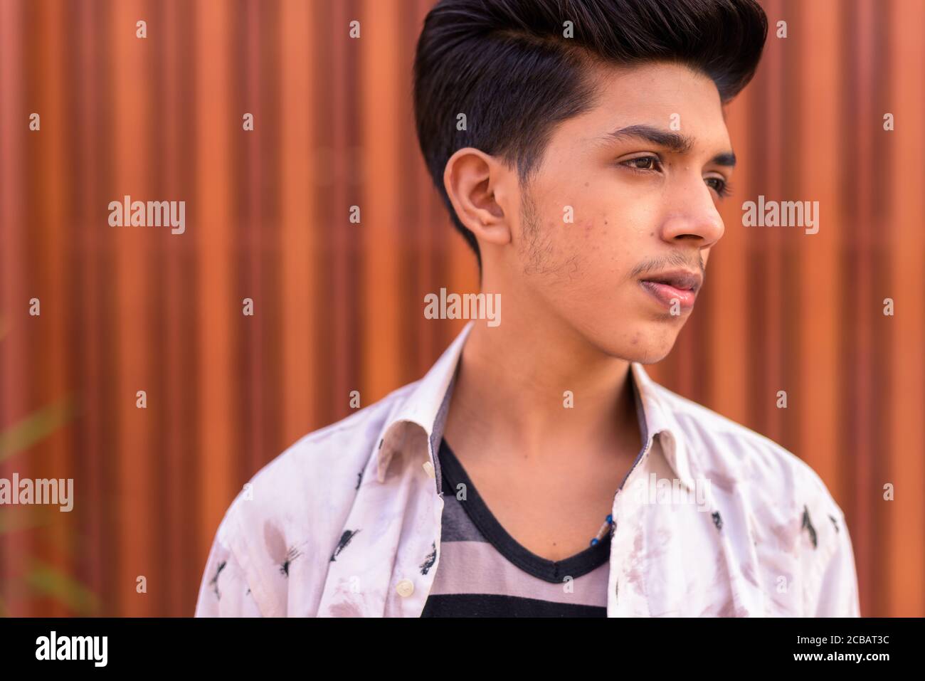 Boy side profile hi-res stock photography and images - Alamy