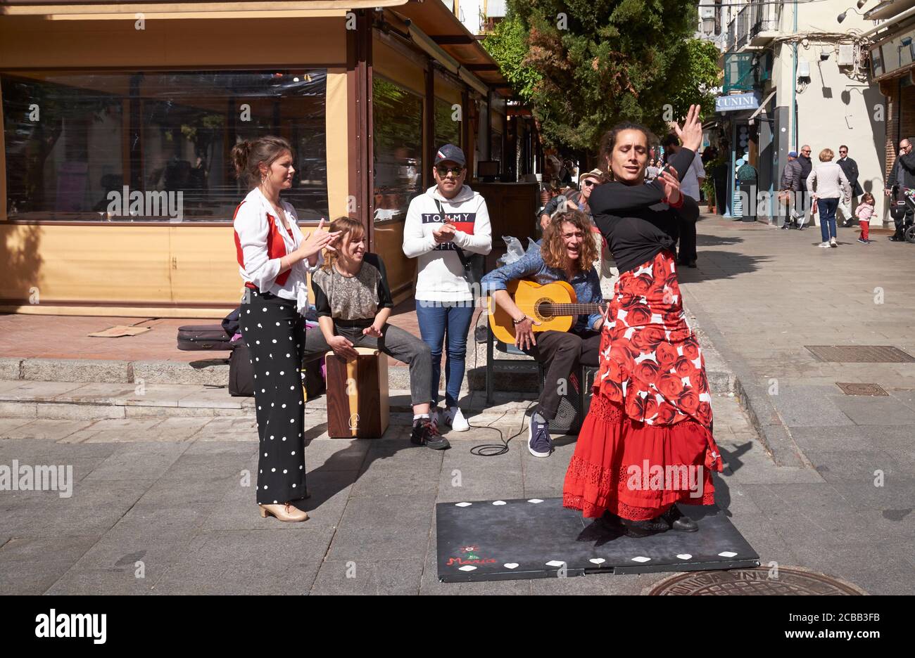 Street entertainers performing Flamenco dances. Plaza Pescaderia, Granada, Analusia, Spain. Stock Photo