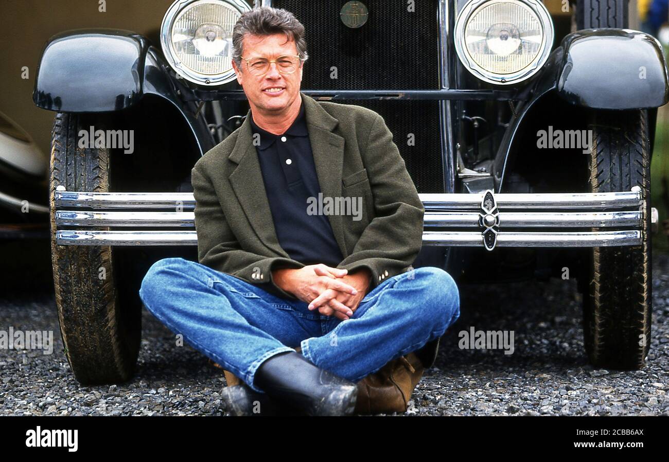 Alex Finigan Classic Car Detective A Dealer Who Tracks Down Long Lost Automobiles All Over The World Stock Photo Alamy