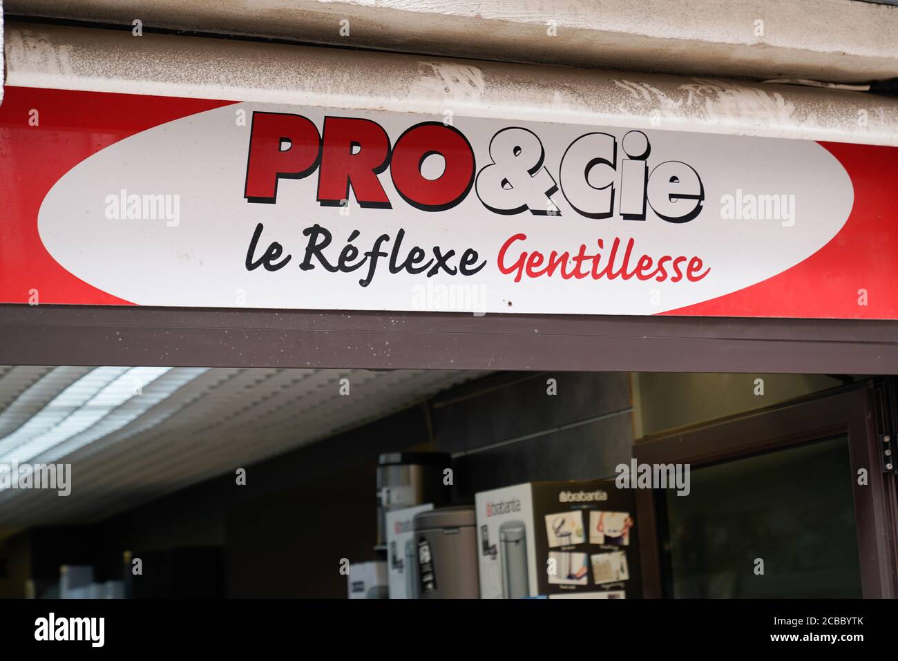 Bordeaux , Aquitaine / France - 08 04 2020 : pro & cie text sign and logo on store chain brand professional of company electronics shop in france Stock Photo