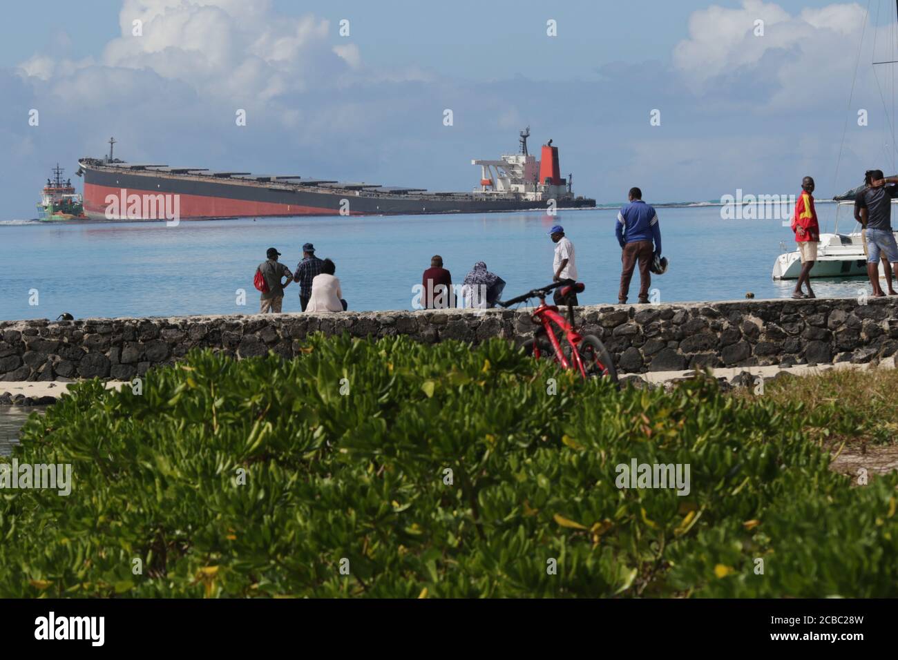 MV Wakashio oil spill Stock Photo Alamy