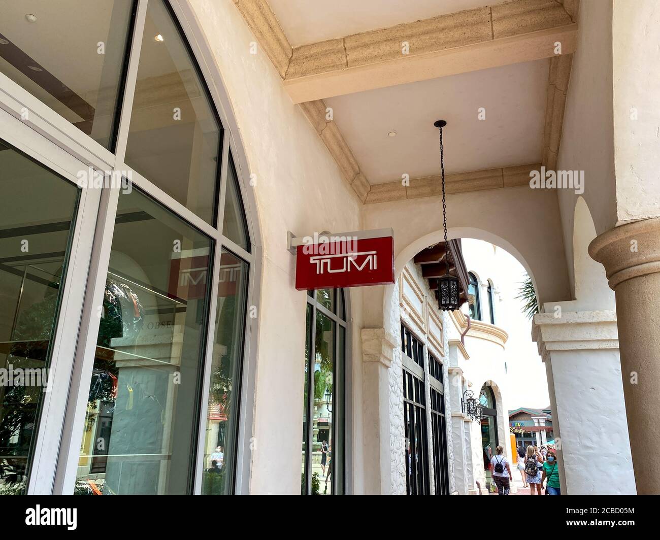 Orlando, FL/USA6/13/20 A Tumi Luggage retail store at an outdoor mall