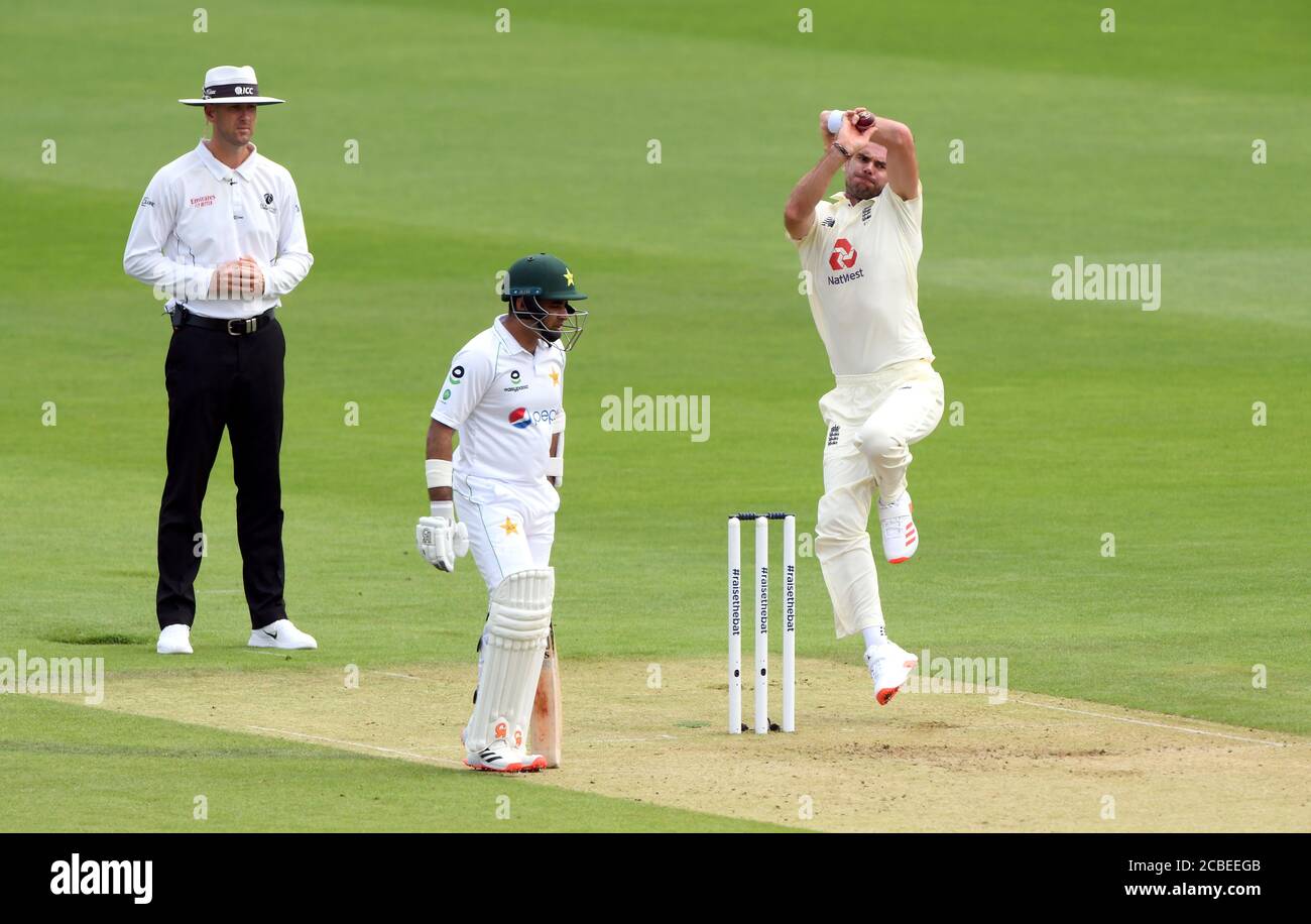 England's James Anderson bowling during day one of the Second Test match at the Ageas Bowl, Southampton. Stock Photo
