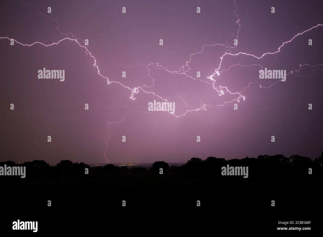 Lightning strike uk hires stock photography and images Alamy