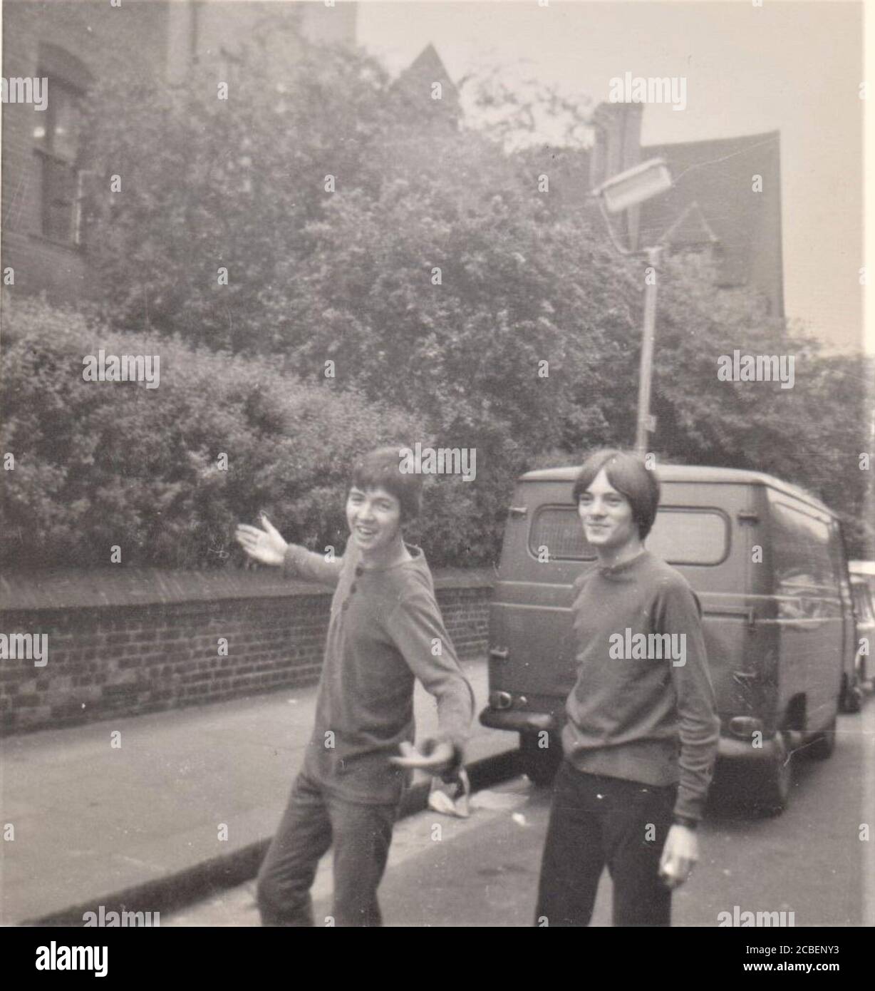 Ronnie Lane And Steve Marriott Of The Small Faces 1965 Stock Photo Alamy Ronnie Lane And Steve Marriott Of The Small Faces 1965 Stock Photo Alamy