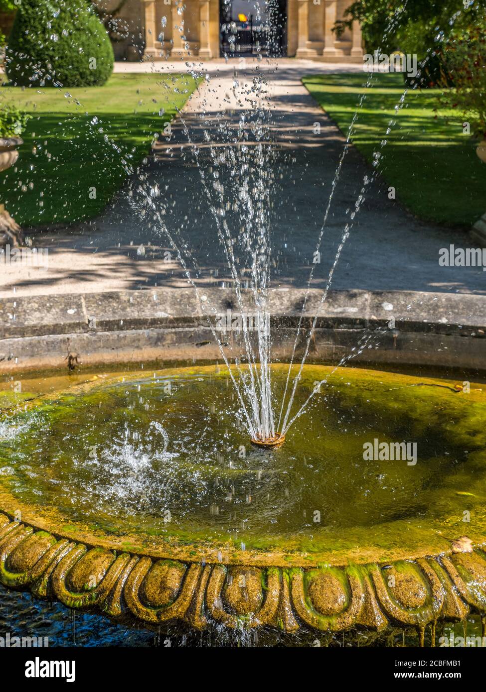 Lower Garden Water Fountain, University of Oxford Botanic Garden, Oxford, Oxfordshire, England, UK, GB. Stock Photo