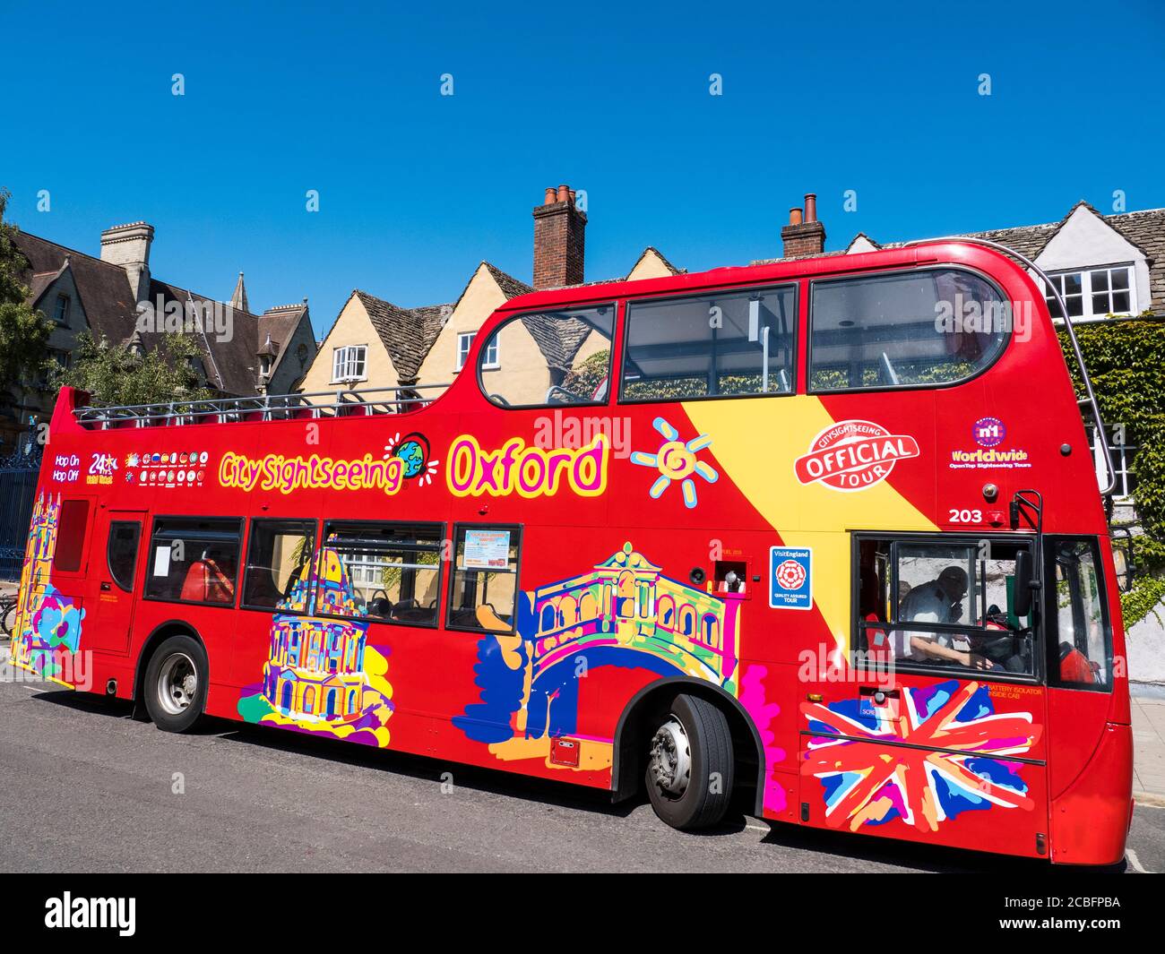 Red Sightseeing Bus, Broad St, Oxford, Oxfordshire, England, UK, GB