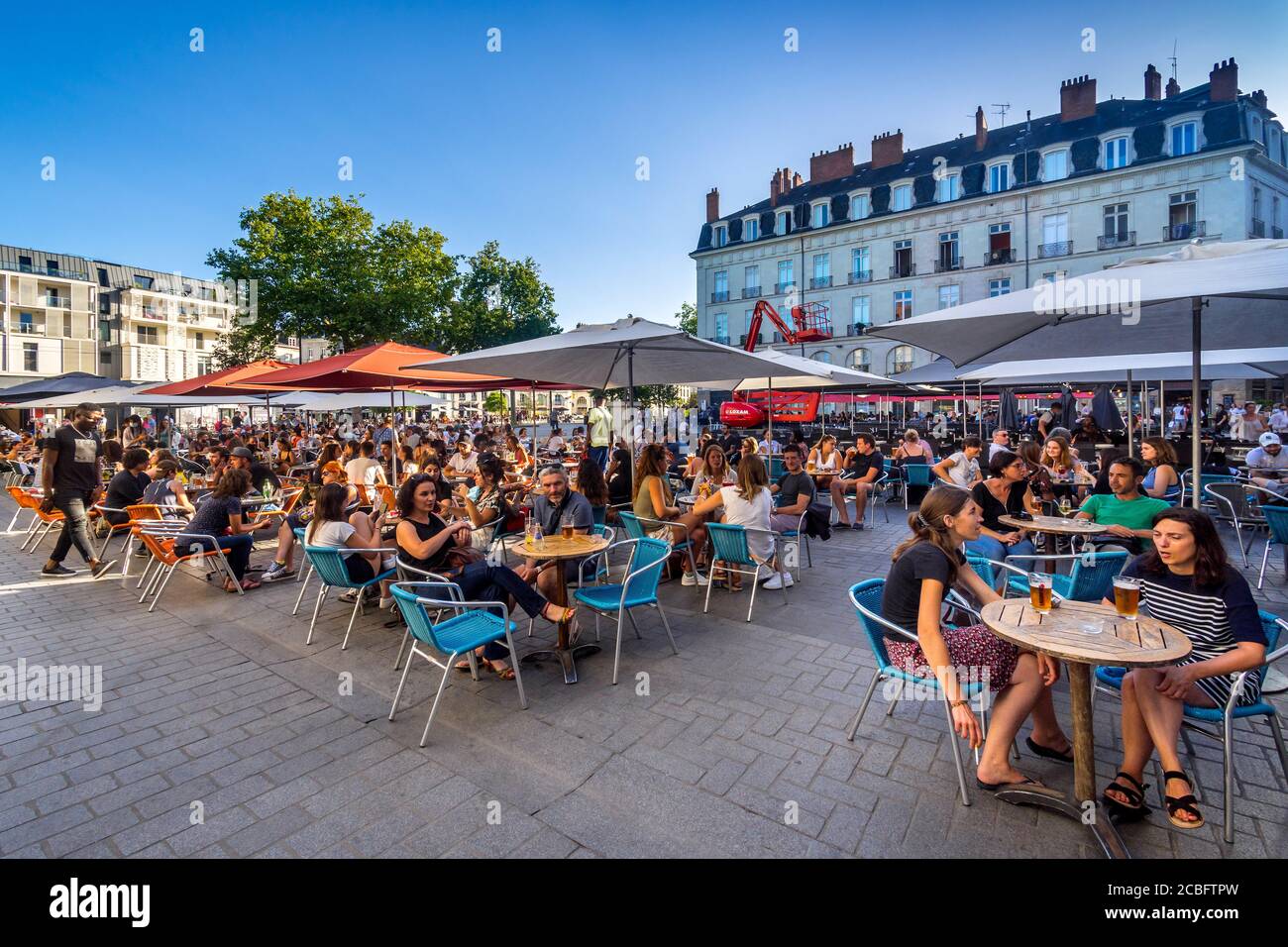 Summer evening drinkers crowded into the Place du Bouffay, Nantes, Loire-Atlantique, France. Stock Photo