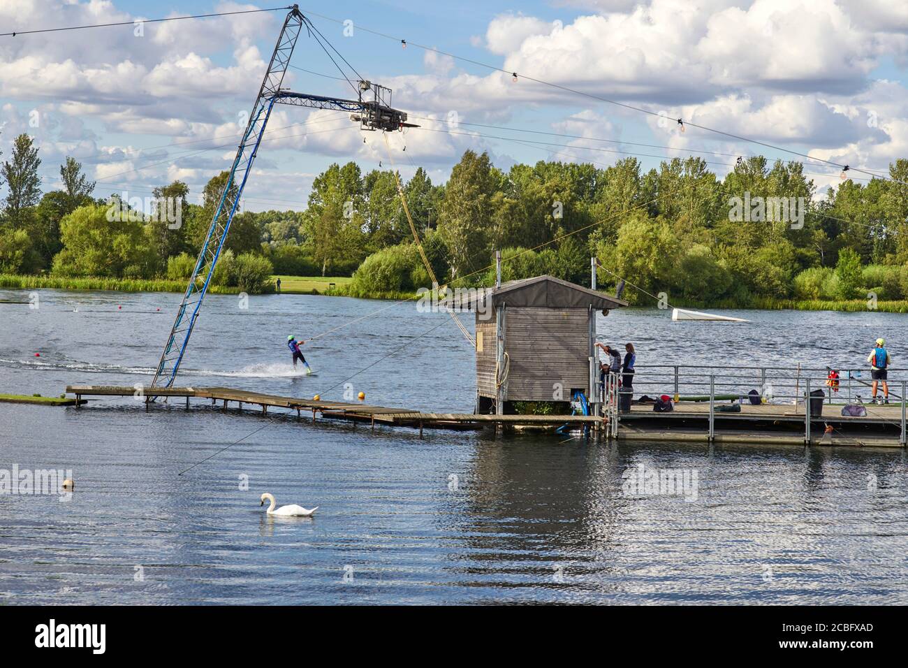 Wire water skiing at Willen Lake, Milton Keynes Stock Photo Alamy