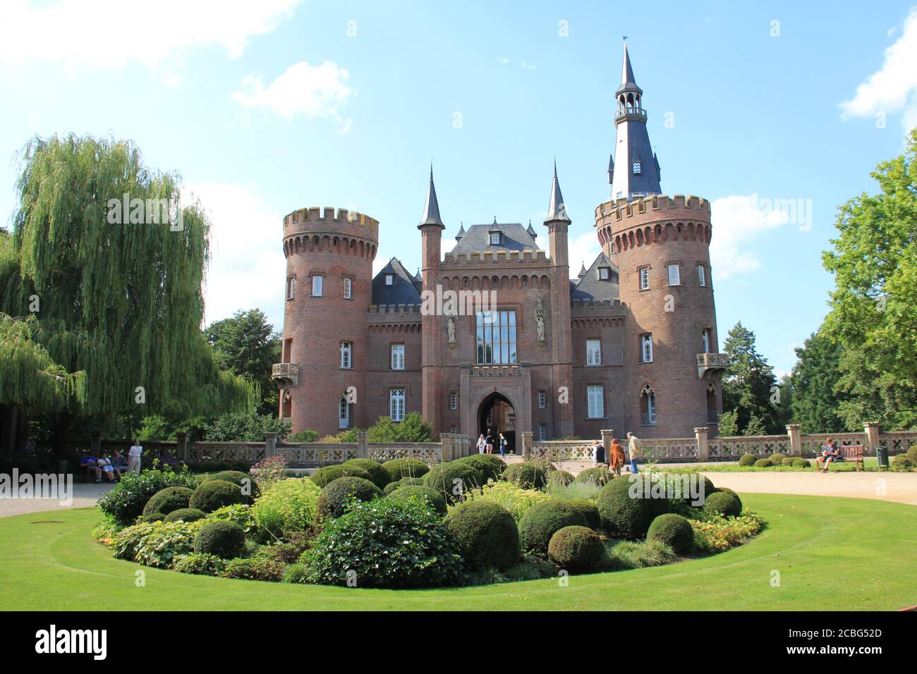Castle towers pointed roofs hi-res stock photography and images - Alamy