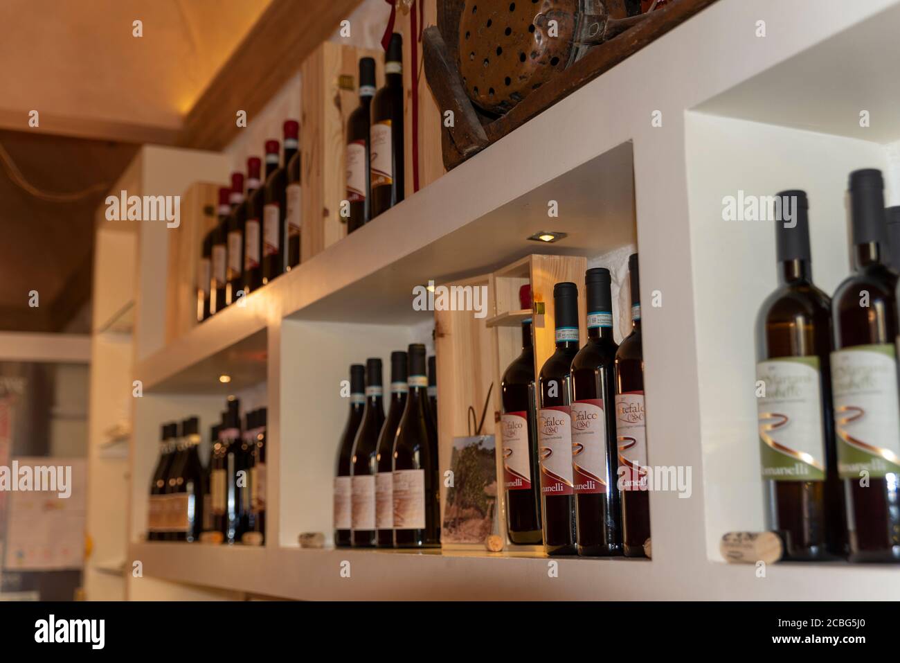 Enoteca Wine Store Shop High Resolution Stock Photography And Images Alamy