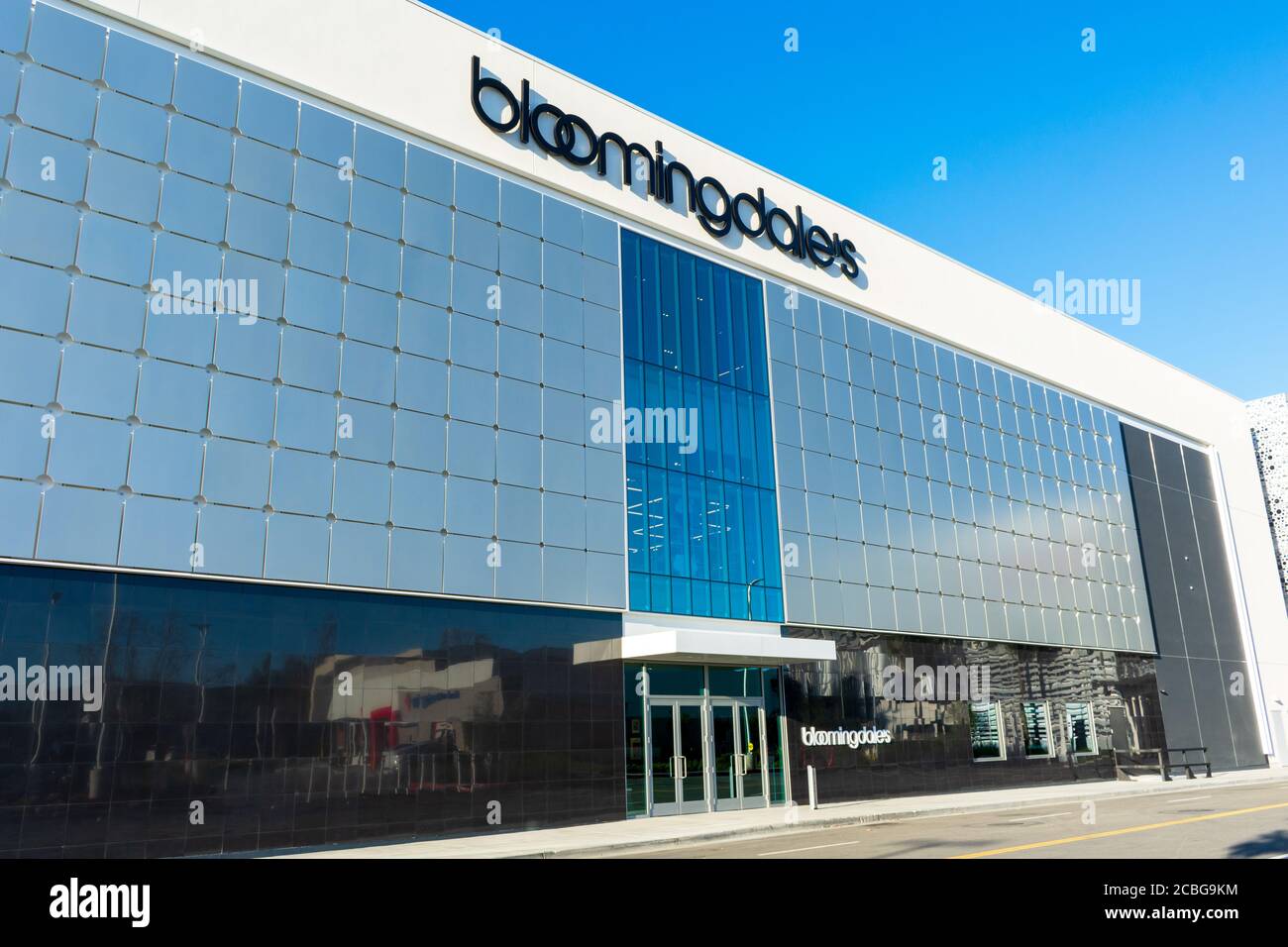 Bloomingdales logo hi-res stock photography and images - Alamy