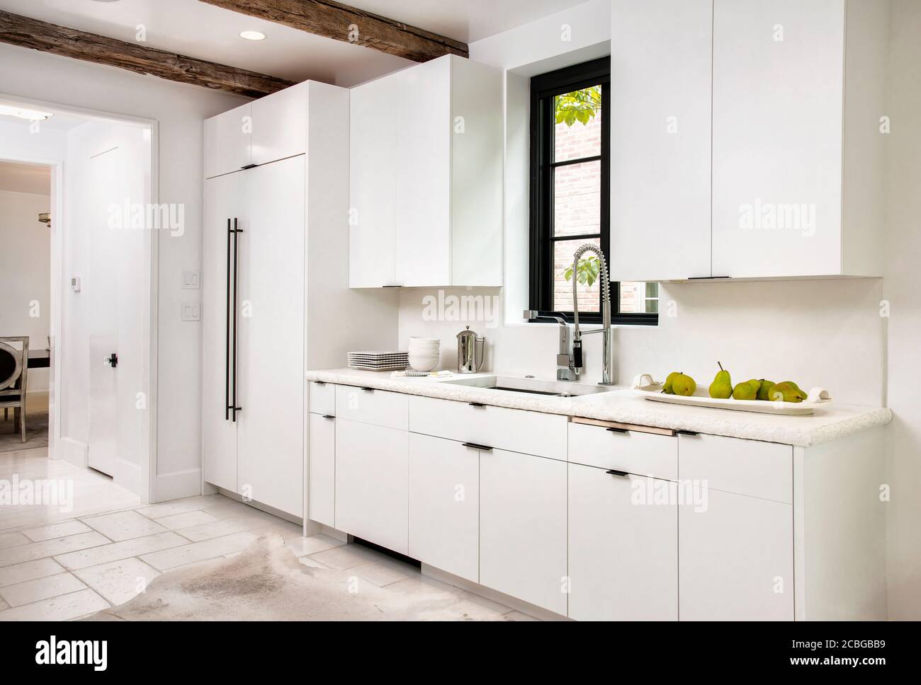 Contemporary White kitchen Overall Stock Photo