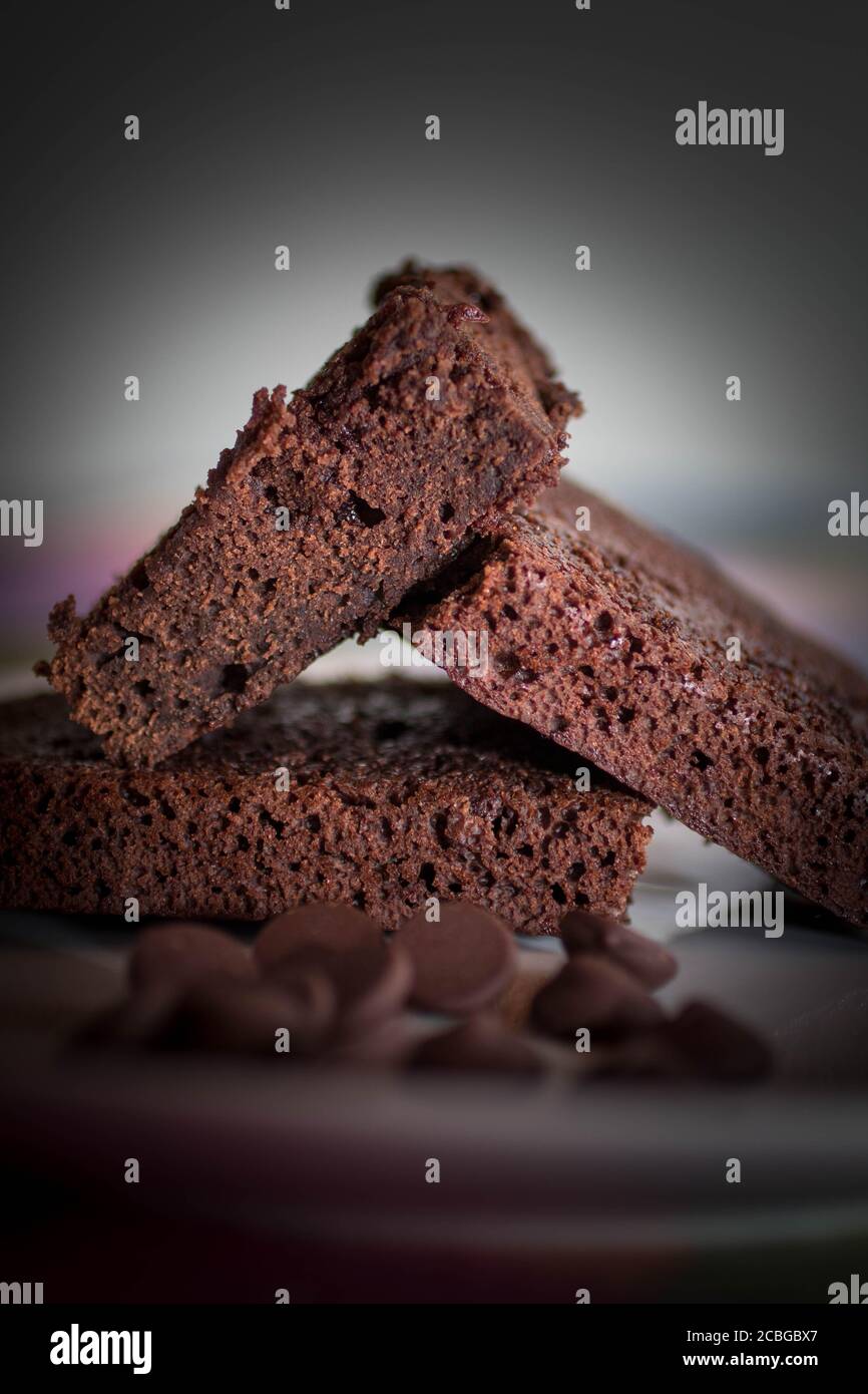Close up of baked chocolate brownies Stock Photo - Alamy