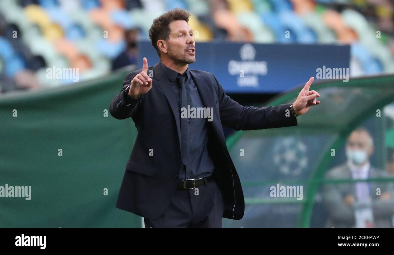 Lissabon, 13.08.2020, Estadio Jose Alvalade, Fussball, UEFA Champions League, Viertelfinale , RB Leipzig vs. Atletico Madrid ,   Im Bild: Trainer Diego Simeone (Atletico Madrid) ,  UEFA regulations prohibit any use of photographs as image sequences and/or quasi-video ,  Nur für journalistische Zwecke! Only for editorial use!  © Peter Schatz / Alamy Live News /PICTURE POINT/S. Sonntag/Poolfoto Stock Photo