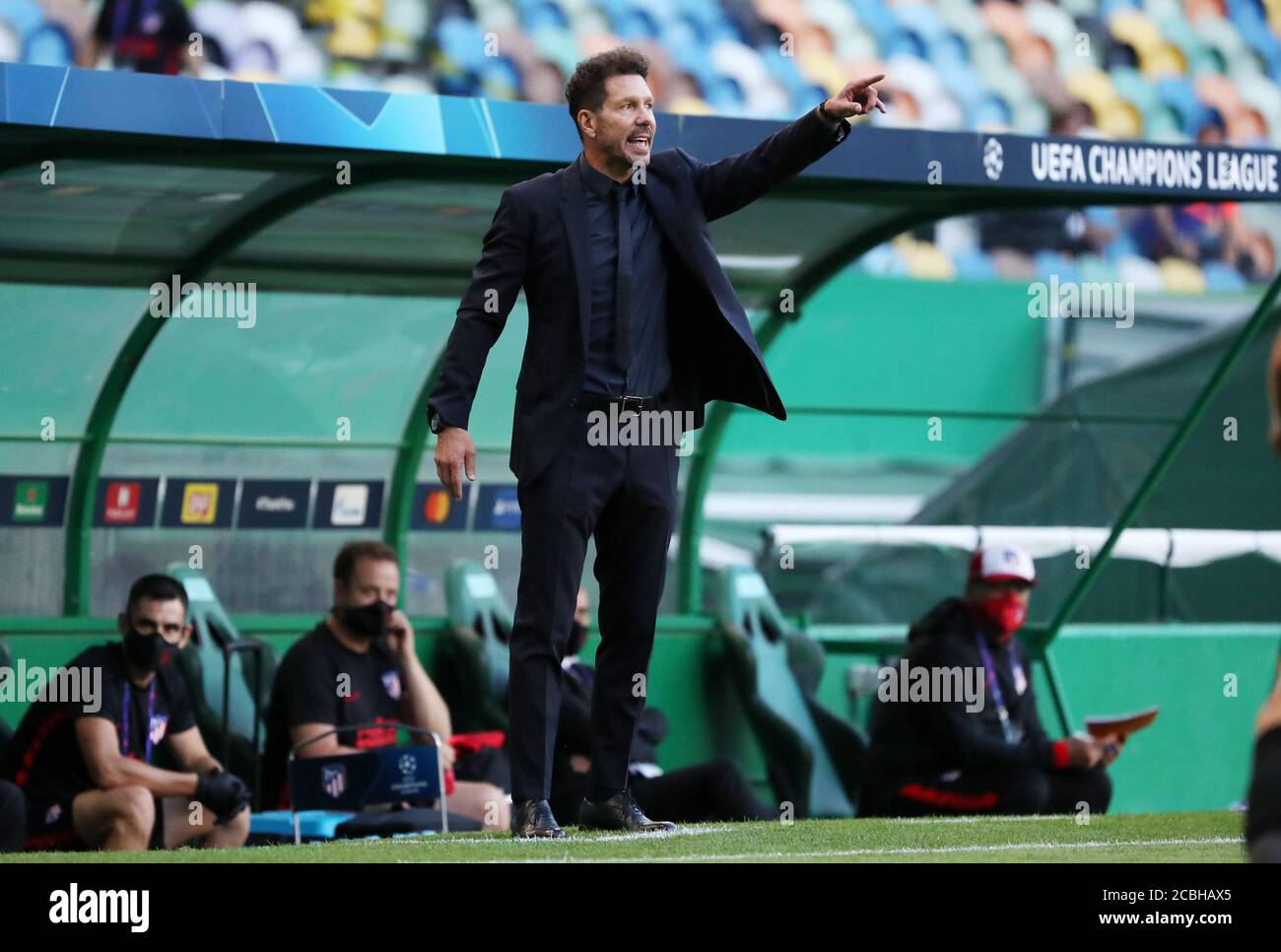 Lissabon, 13.08.2020, Estadio Jose Alvalade, Fussball, UEFA Champions League, Viertelfinale , RB Leipzig vs. Atletico Madrid ,   Im Bild: Trainer Diego Simeone (Atletico Madrid) ,  UEFA regulations prohibit any use of photographs as image sequences and/or quasi-video ,  Nur für journalistische Zwecke! Only for editorial use!  © Peter Schatz / Alamy Live News /PICTURE POINT/S. Sonntag/Poolfoto Stock Photo