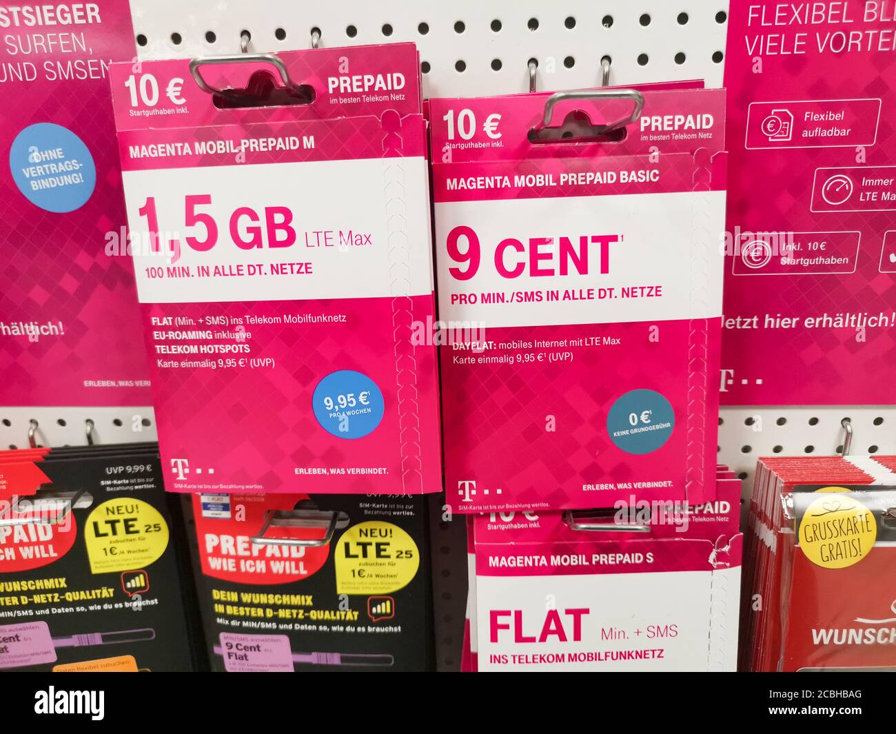 Prepaid gift cards hi-res stock photography and images - Alamy