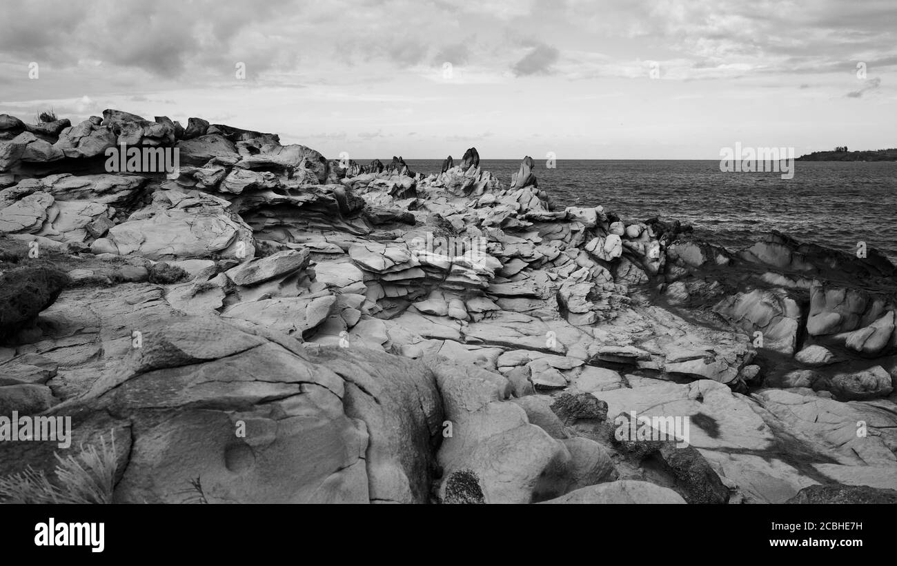 Maui ocean rocks shoreline hi-res stock photography and images - Alamy