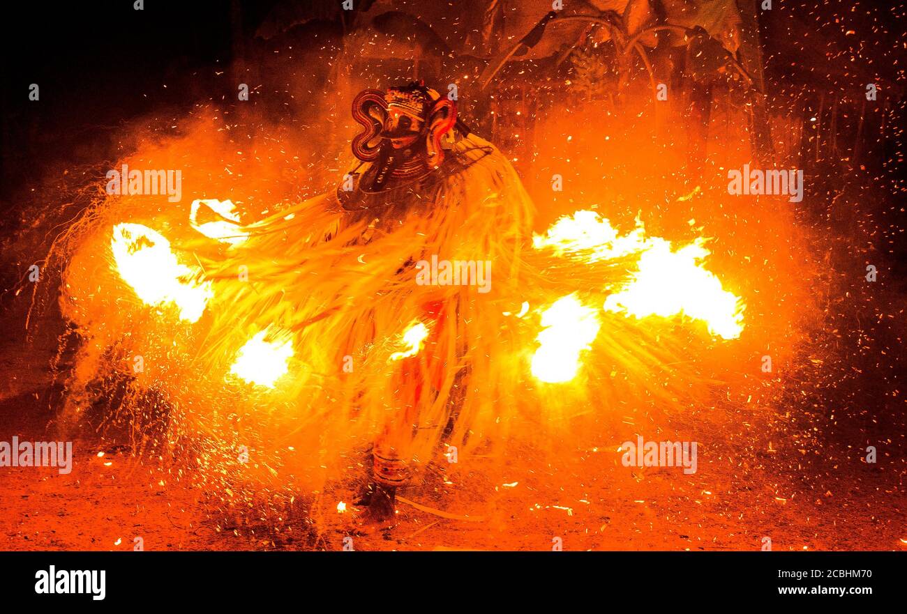 Agni Bhairavan Thira | Ritual Art Form of Kerala, Thirra or Theyyam thira is a ritual dance performed in 'Kaavu'(grove)& temples of the Kerala, India Stock Photo