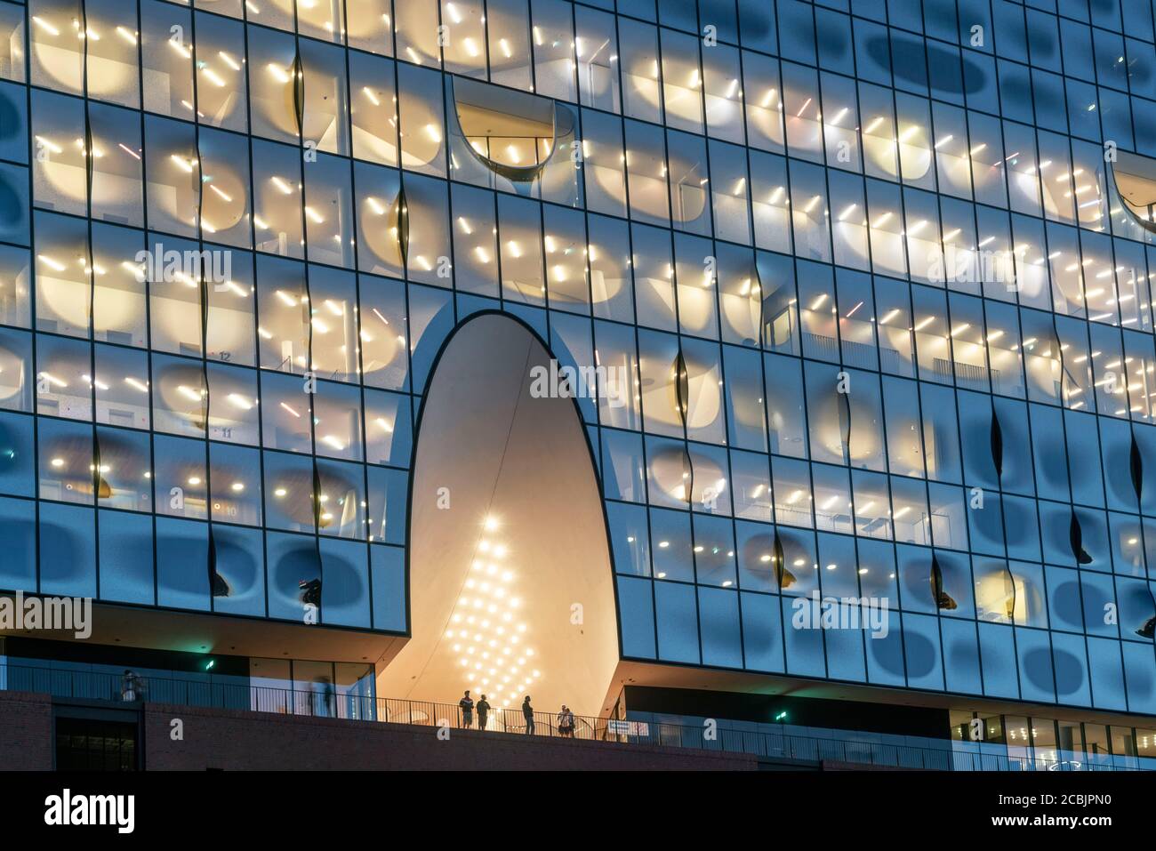 Elbphilharmonie zur blauen Stunde, HafenCity, Speicherstadt, Hamburg, Deutschland, Europa Stock Photo