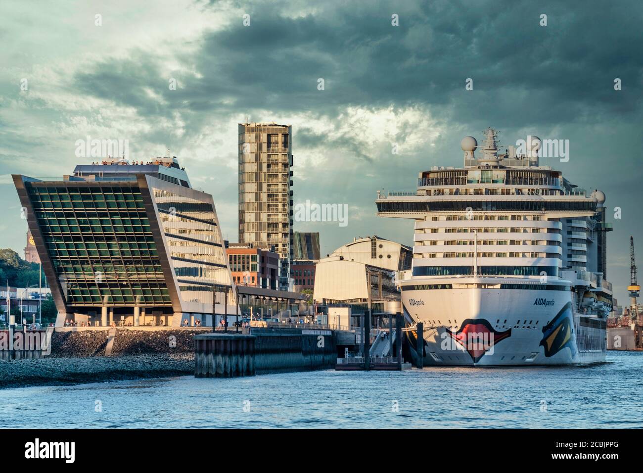 Kreuzfahrtschiff Aida Perla, Hamburger Hafen, Hamburg, Deutschland, Europa Stock Photo