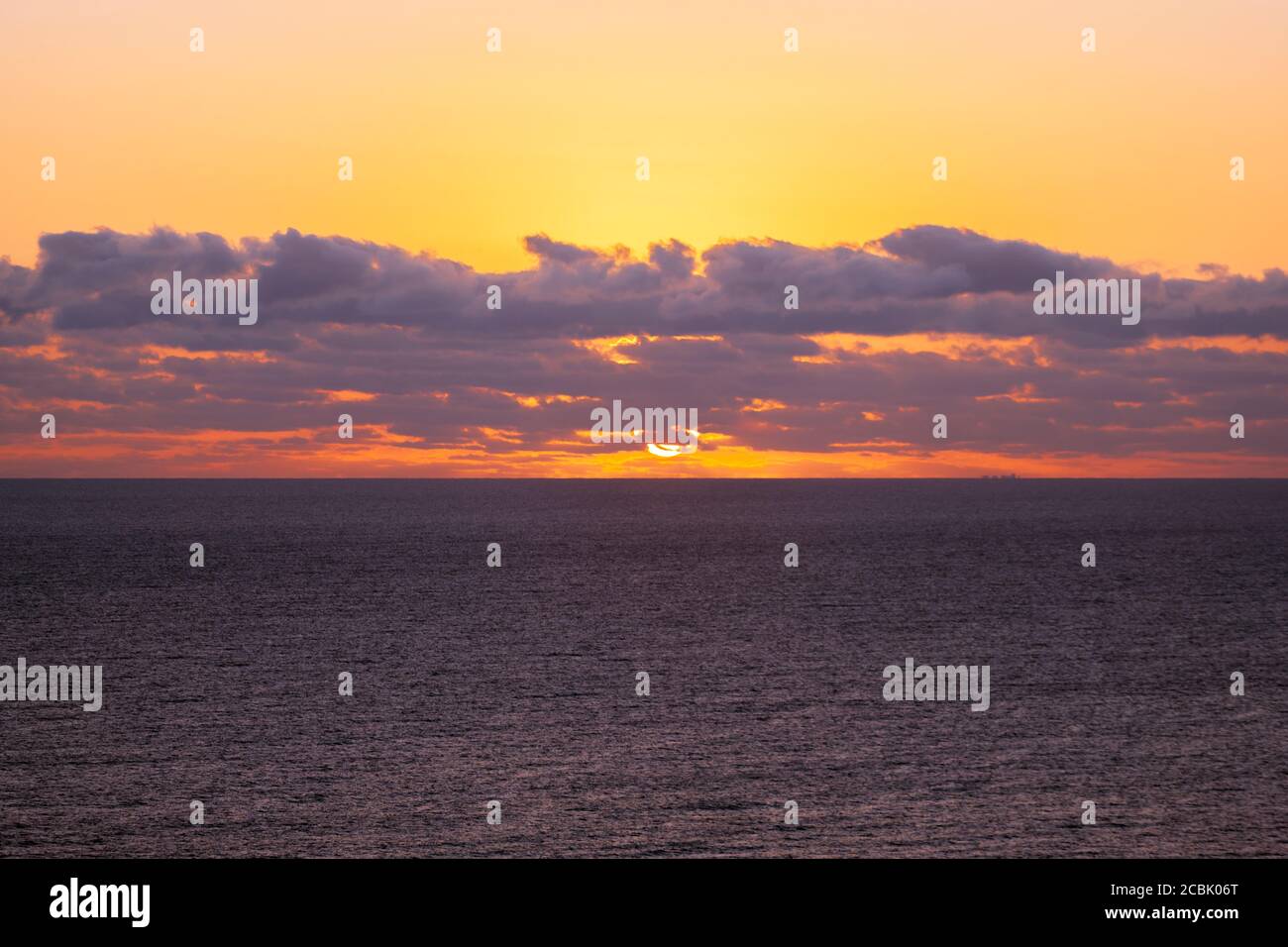 Beautiful sunrise over the sea in Australia Stock Photo - Alamy
