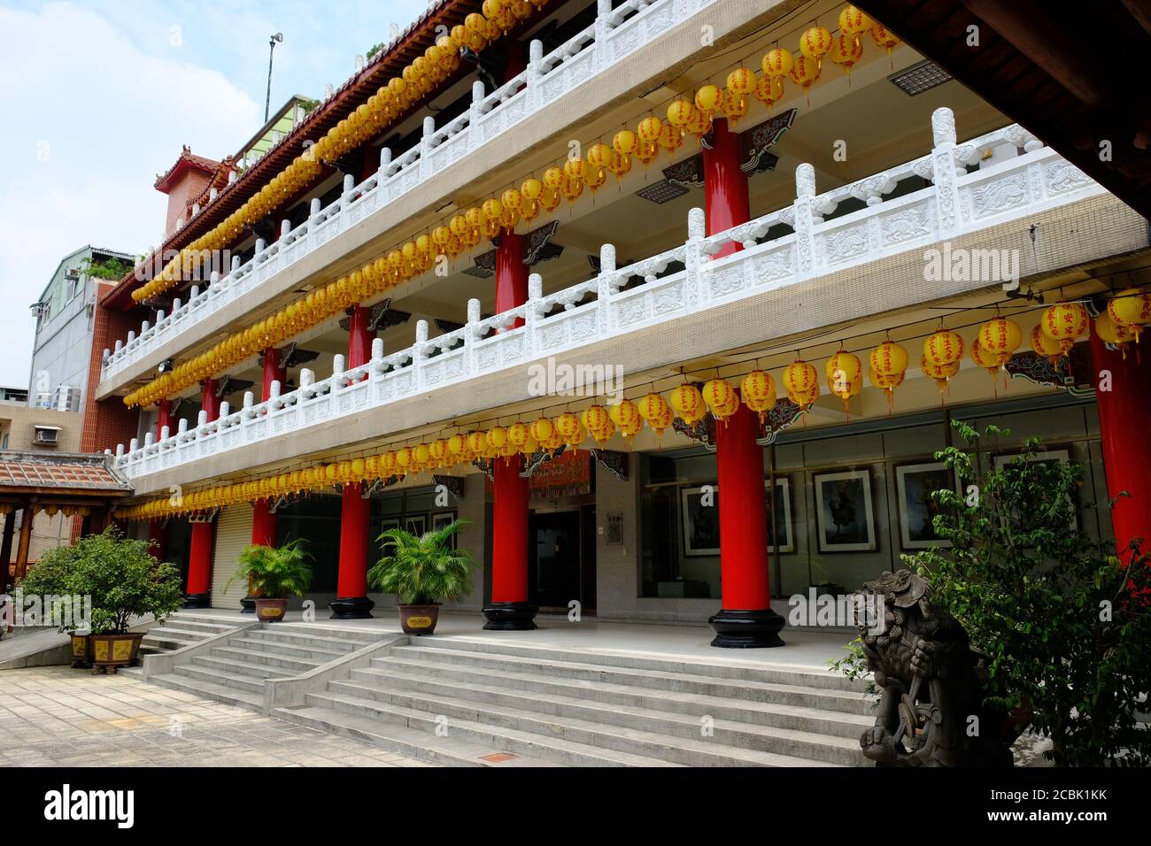 Old taiwanese temple hi-res stock photography and images - Alamy