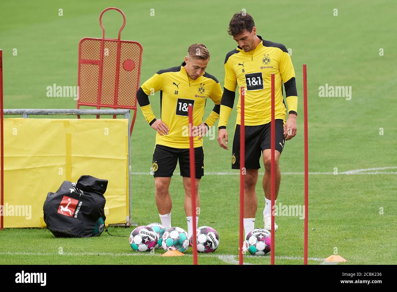 Bad Ragaz, Schweiz. 14. August 2020. Felix Passlack und Mats Hummels beim  Training der ersten Mannschaft von Borussia Dortmund in Bad Ragaz. Die  Borus Stock Photo - Alamy