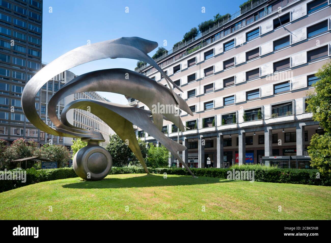 Piazza diaz milano hires stock photography and images Alamy