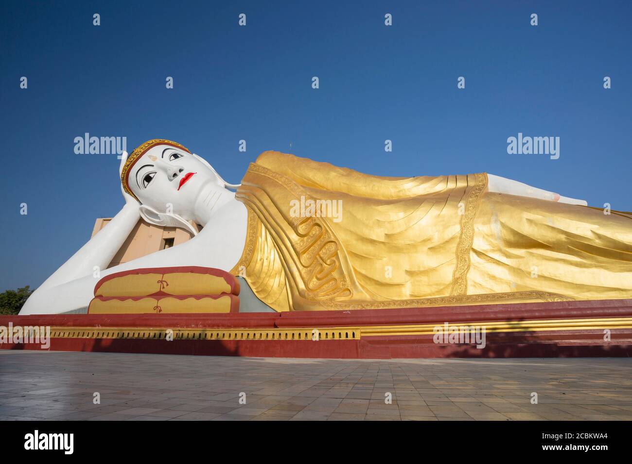 Bodhi Tataung, the golden reclining buddha near Monywa, Sagaing Division, Myanmar Stock Photo