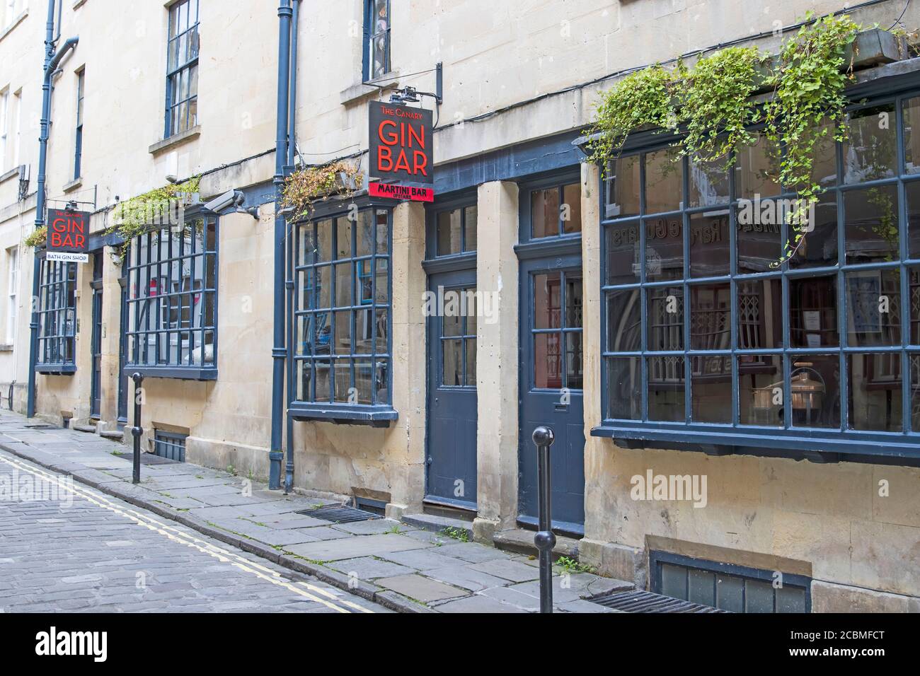 Gin bar bath hires stock photography and images Alamy