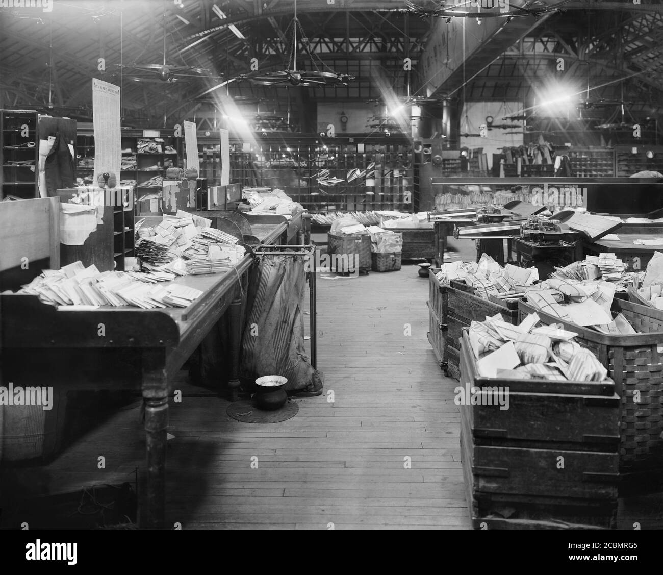 Post Office Workroom, Washington, D.C., USA, Harris & Ewing, February 1907 Stock Photo