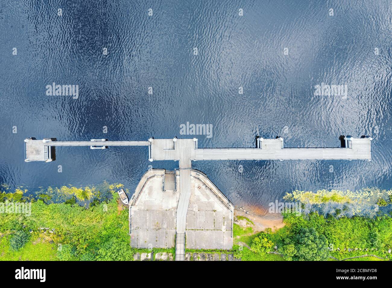 Empty boat dock hi-res stock photography and images - Alamy