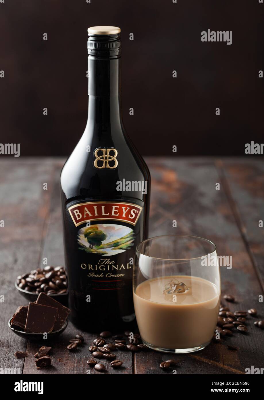 Baileys irish cream bottle hi-res stock photography and images - Alamy