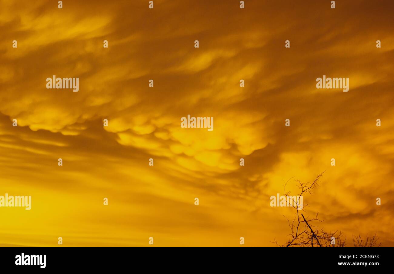 Mammatus Clouds, Apocalyptic sky in Mexico Stock Photo