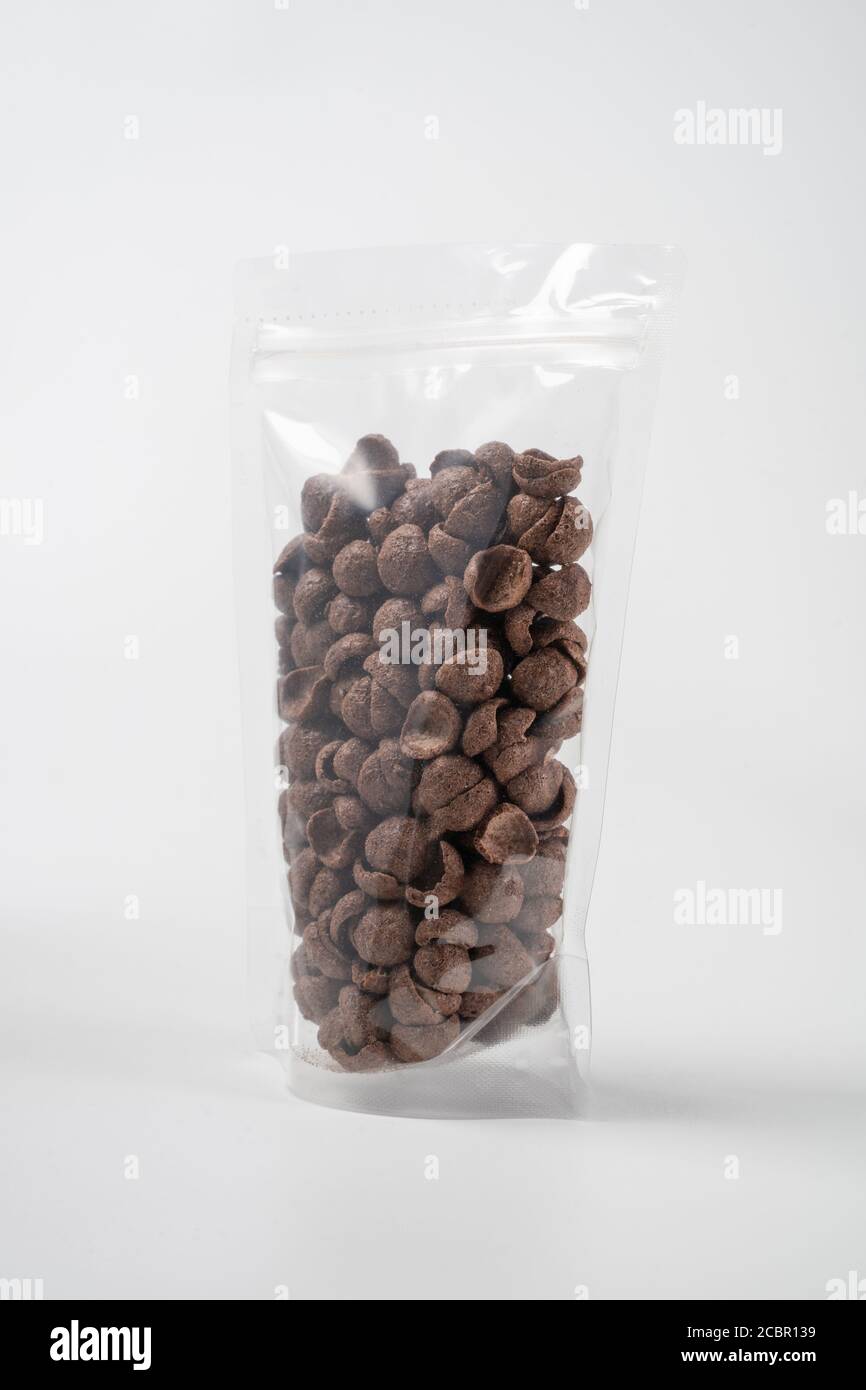 Download Transparent Blank Snack Standing Pouch Mockup Over White Background Stock Photo Alamy Yellowimages Mockups