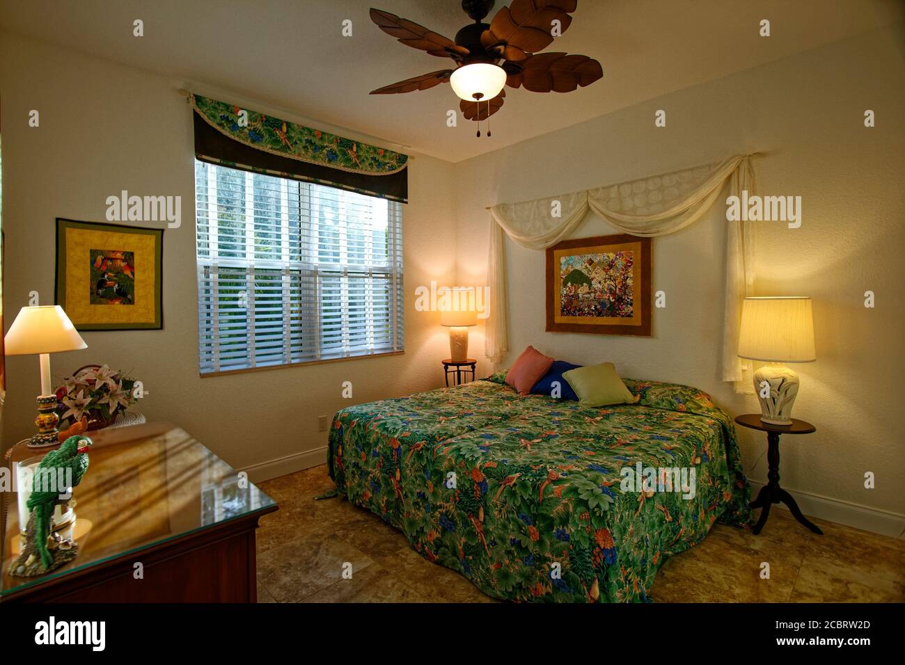 Green parrot bedspread hires stock photography and images Alamy