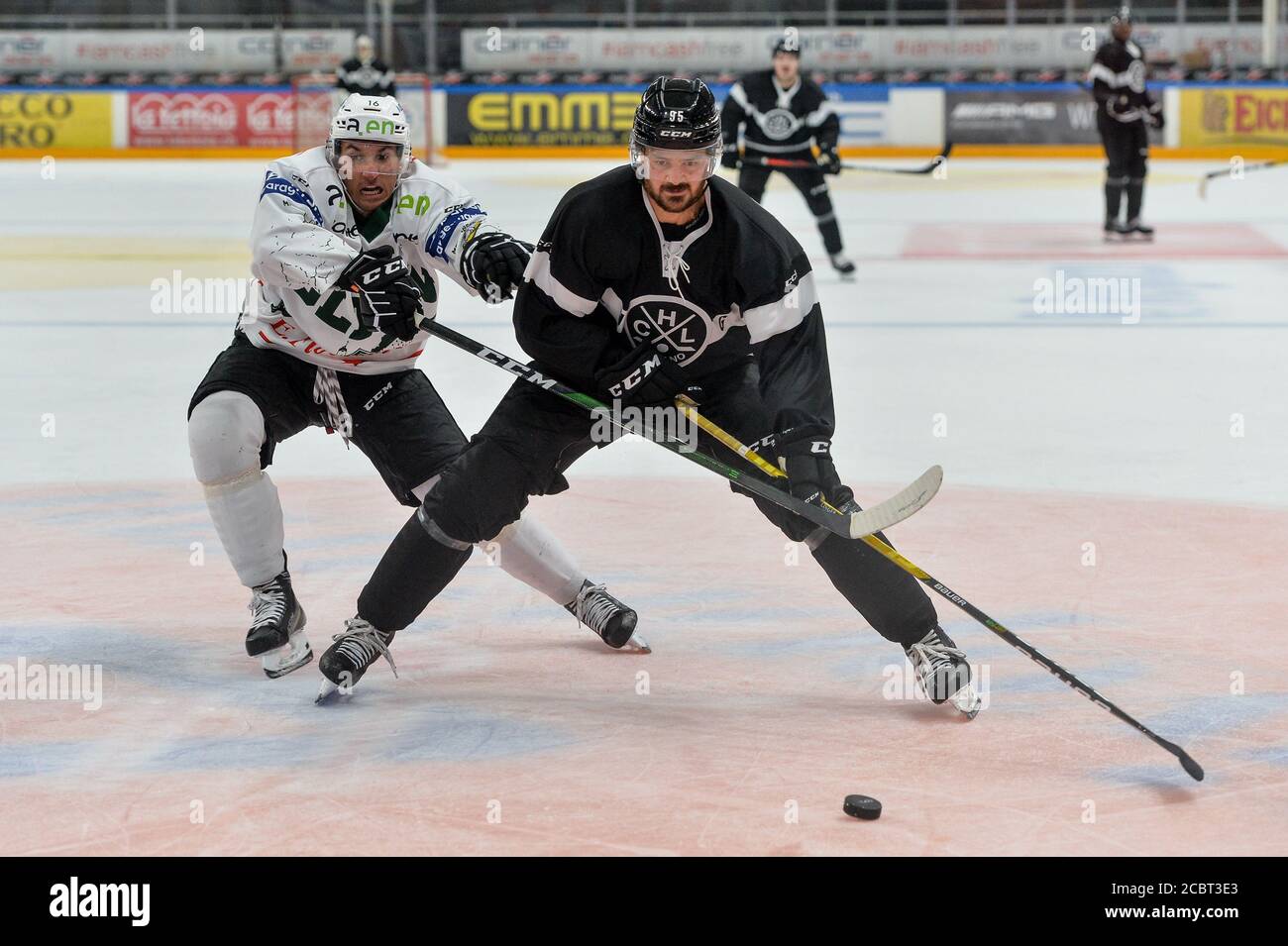 Lugano, Switzerland. 15th Aug, 2020. 15.08.2020, Lugano, Corner Arena,  Friendly Match: HC Lugano - EHC Olten, #95 Thomas Wellinger (Lugano)  against #16 Alban Rexha (Olten) Credit: SPP Sport Press Photo. /Alamy Live  News Stock Photo - Alamy