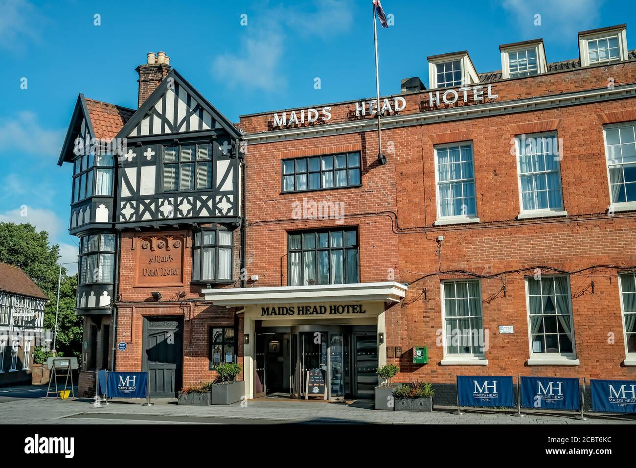 The exterior of the Maids Head Hotel in the Tombland region of Norwich ...