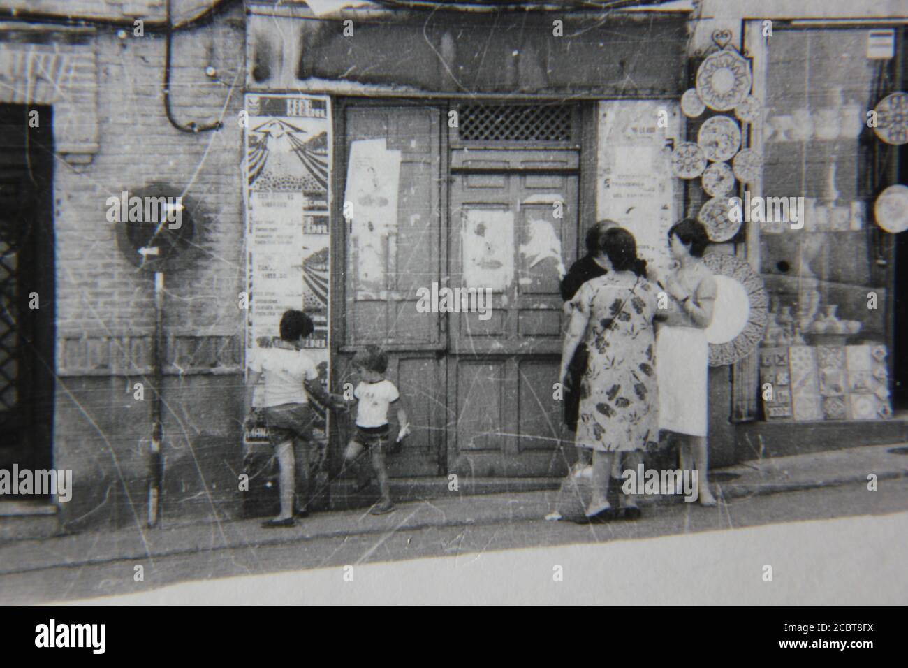 1970s children outside play hi-res stock photography and images - Alamy