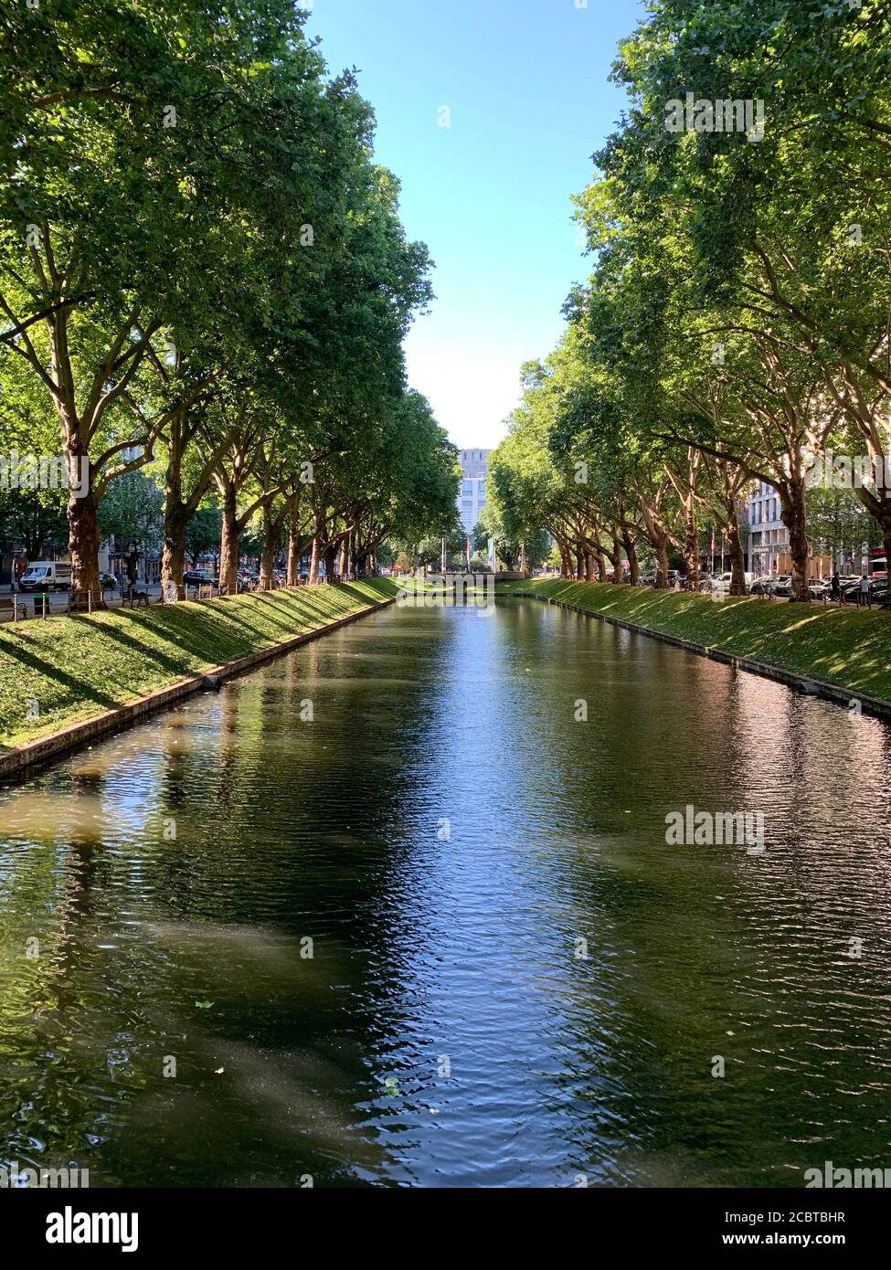The canal at Koenigsallee (King's Avenue).This street is famous for luxury shopping. Dusseldorf, Germany Stock Photo