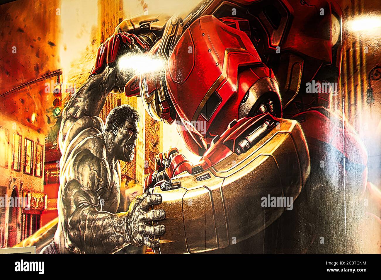 A mural depicting a Hulkbuster fighting the Hulk on the Avengers Station  complex in Las Vegas Stock Photo - Alamy