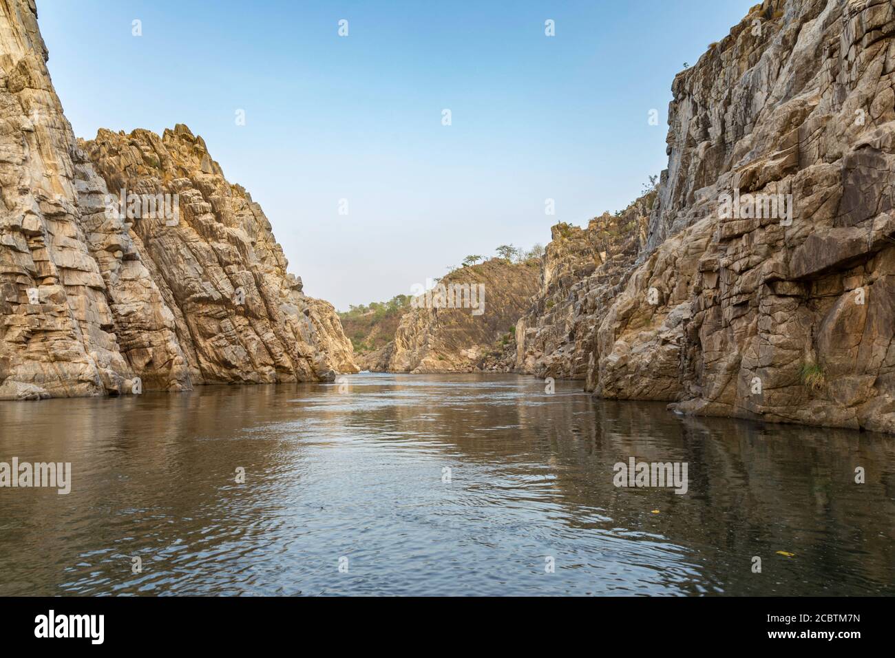 Mountains and river narmada river hires stock photography and images Alamy